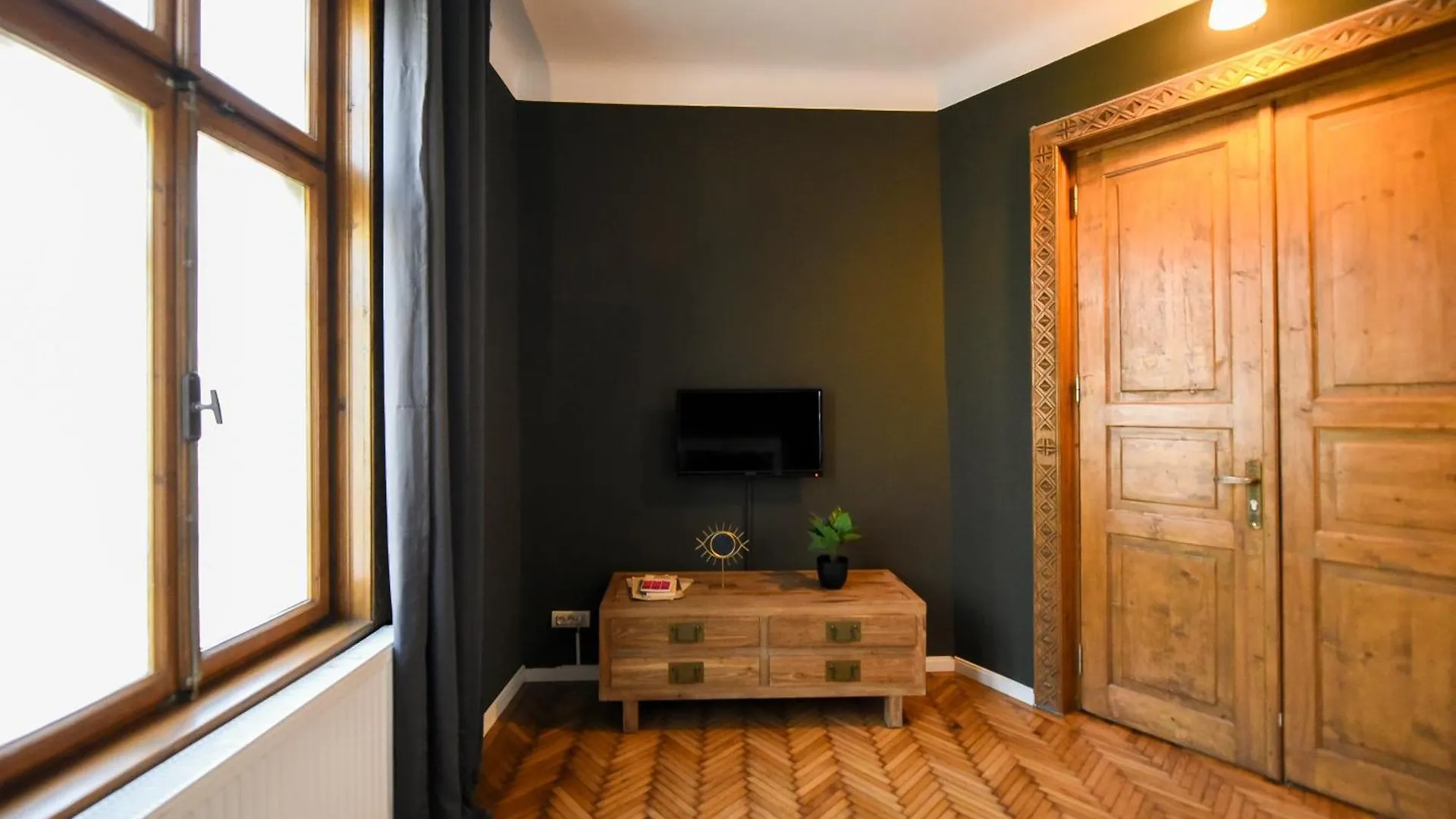 Brancovenian Wonder - 3Br Apartment Near Cismigiu Park Bukarest