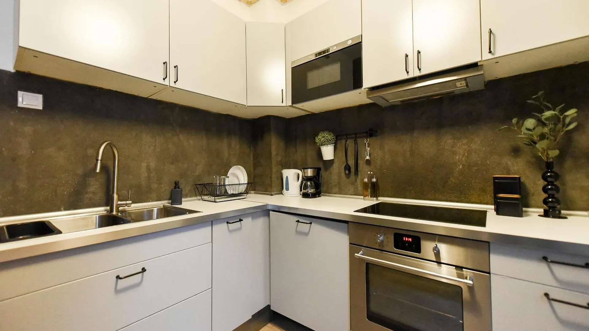 Brancovenian Wonder - 3Br Apartment Near Cismigiu Park Bucharest 0*,