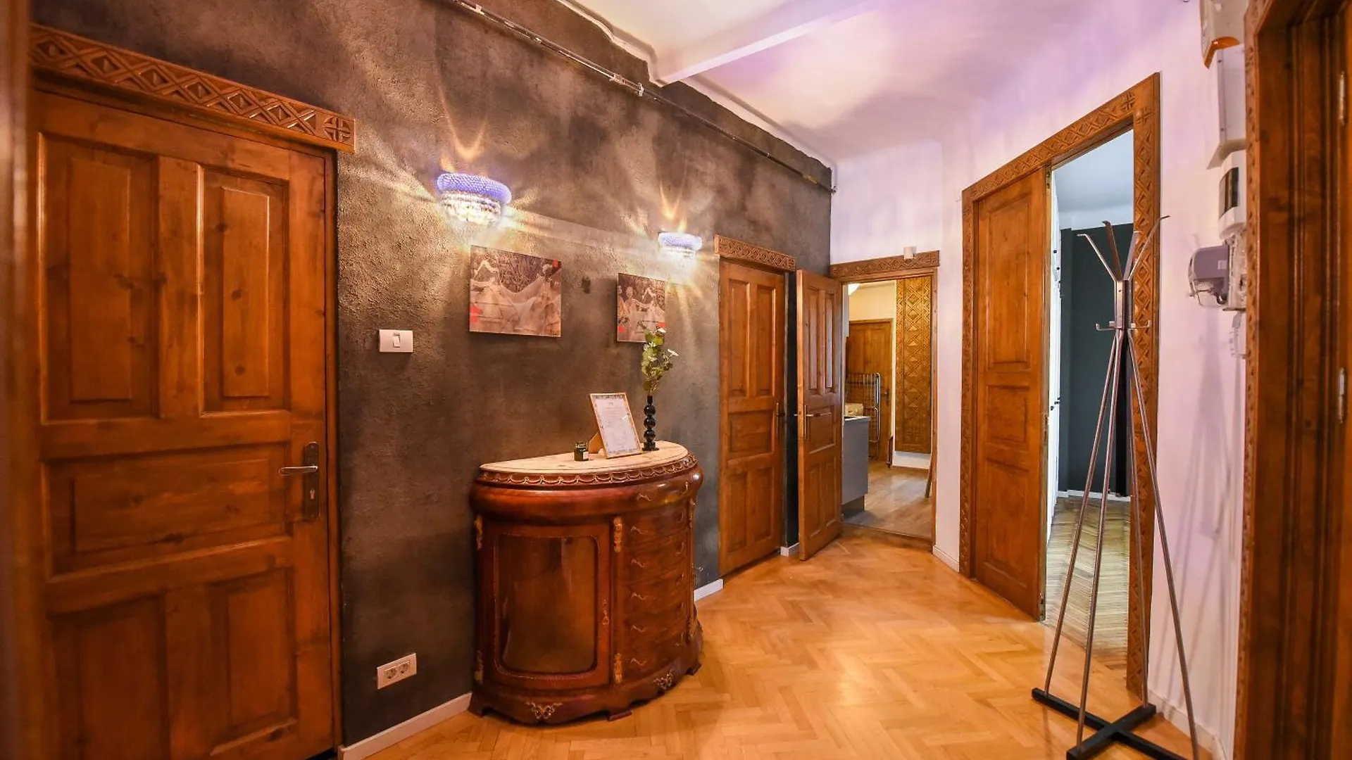 Brancovenian Wonder - 3Br Apartment Near Cismigiu Park Bucharest